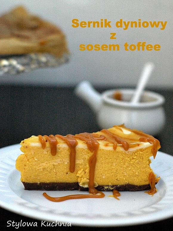 Sernik dyniowy z sosem toffee