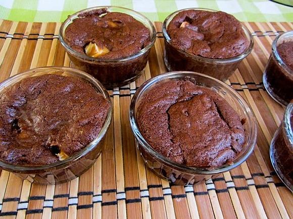 Love lava cake - przepis na czekoladowe ciastko z płynnym środkiem