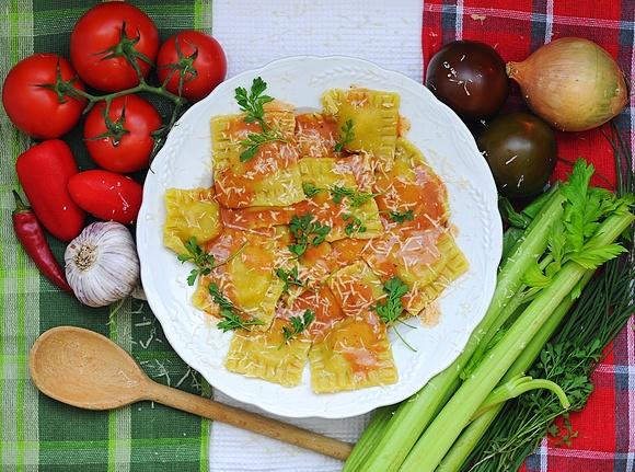 Ravioli z nietypowym farszem z kasz i soczewicy