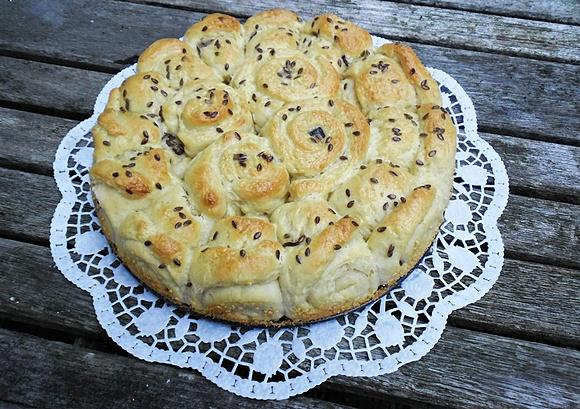 Drożdżowiec z pieczarkami