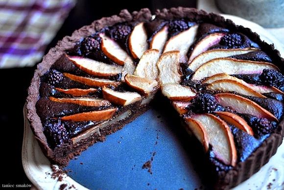 Czekoladowa tarta frangipane z gruszkami