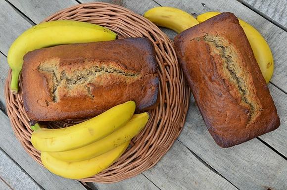 Chlebek bananowy z imbirem i cynamonem
