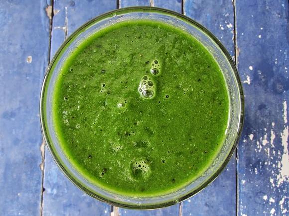 Smoothie ze szpinakiem i marakują