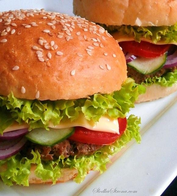 Domowy cheeseburger