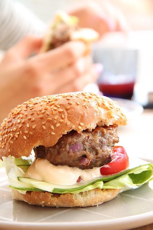 Burgery z indyka na ostro
