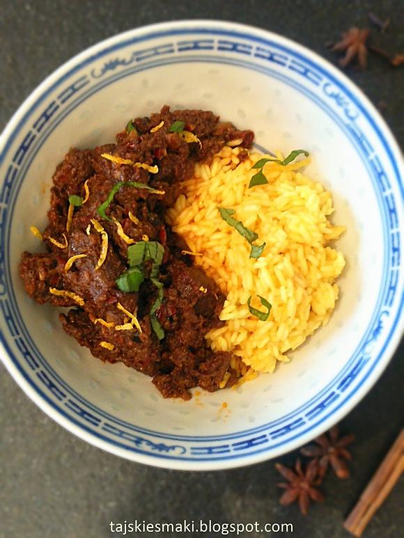 Wołowy rendang