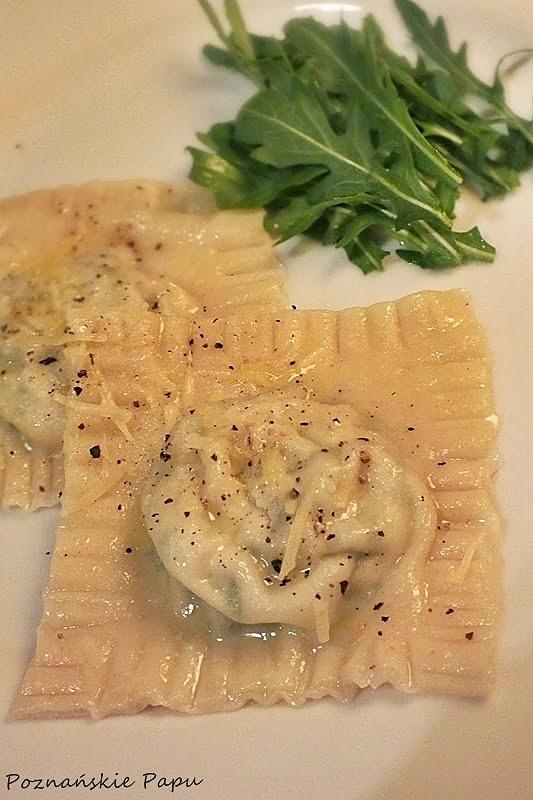 Pierożki z serkiem i rukolą