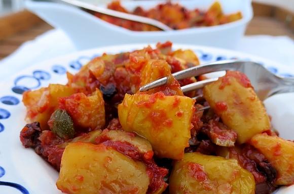 Jabłkowa caponata - tradycyjne danie sycylijskie