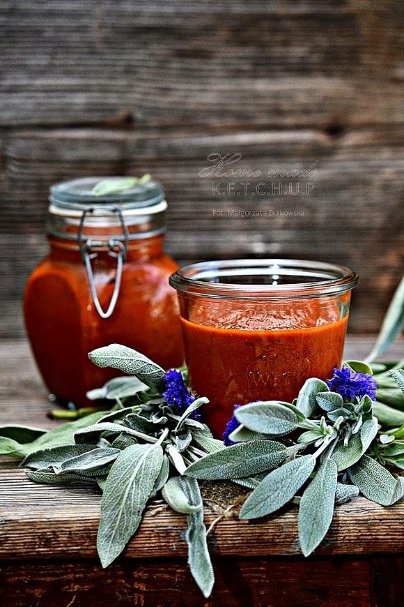 Domowy ketchup z szałwią i topinamburem