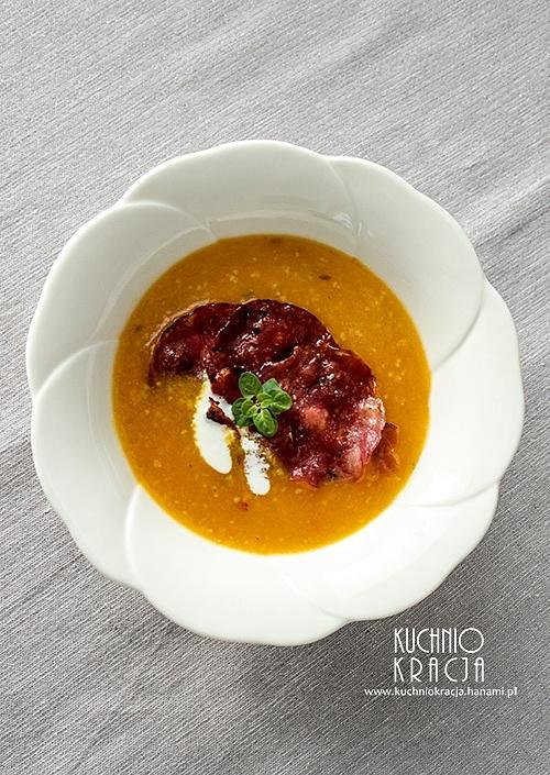 Zupa z dyni z kindziukiem, kuskusem i chilli