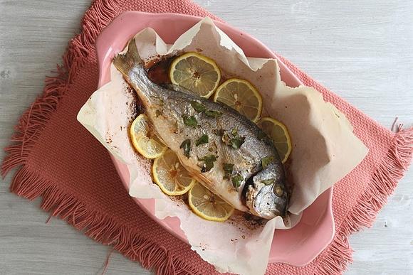 Dorada w cytrynie po sycylijsku przepis na lekki obiad