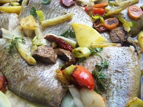 Aromatyczna ryba z warzywami
