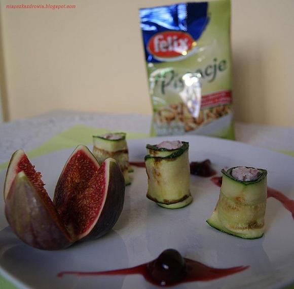 Serowe ruloniki z cukinii z pistacjowym posmakiem i figami