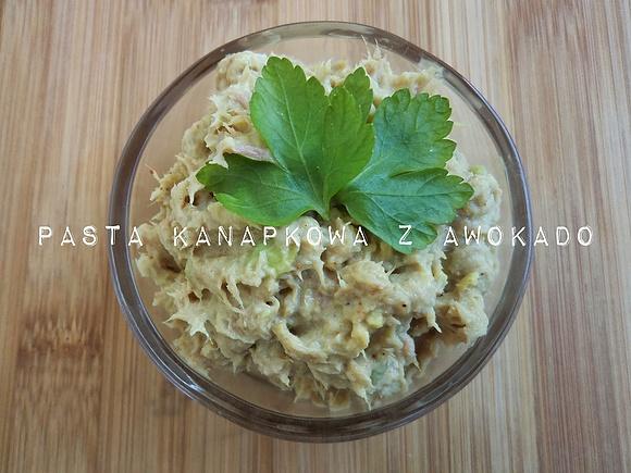 Past kanapkowa z awokado i tuńczykiem