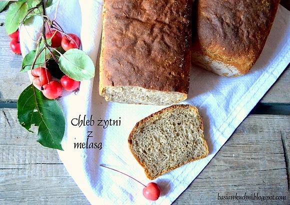 Żytni chleb z melasą i kuminem