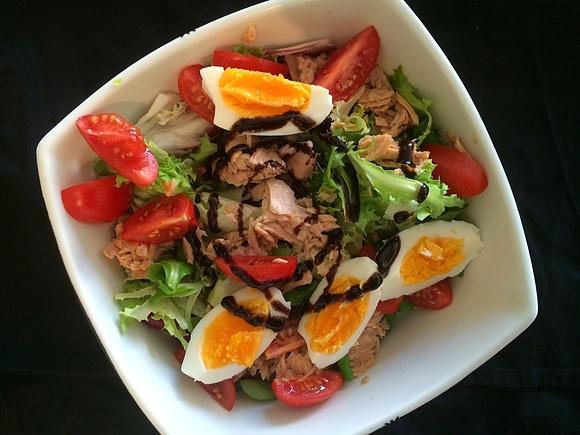 Sałatka 300 kcal - jak schudnąć bez rezygnacji ze smaku