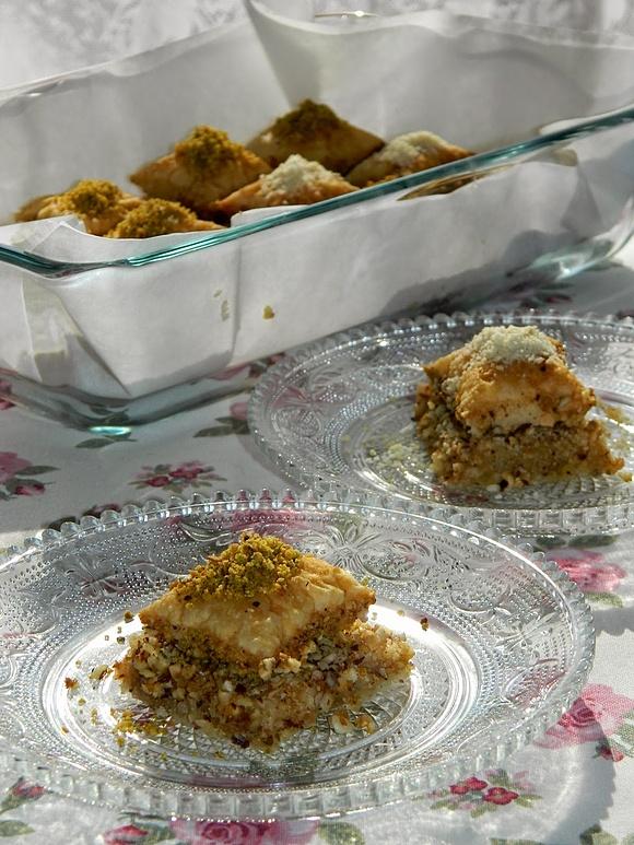 Miodowa baklava orzechowa