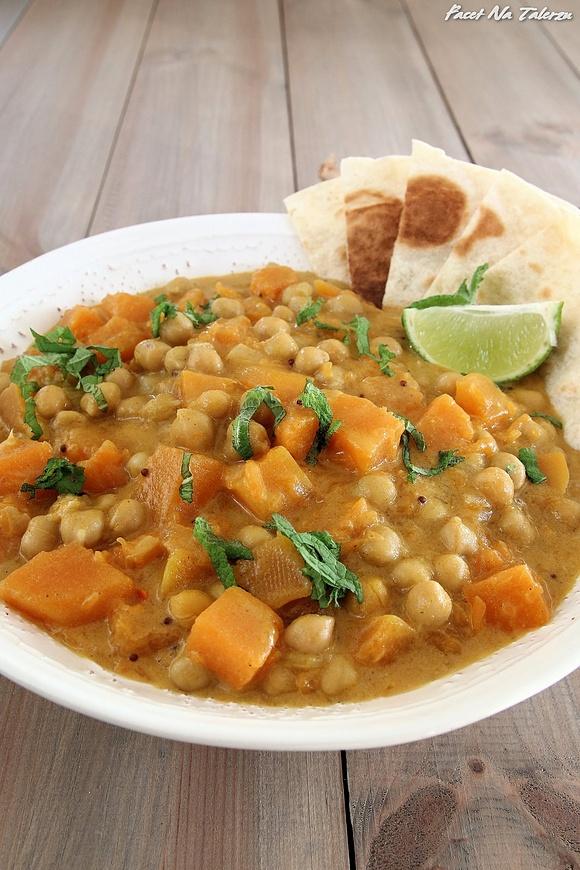 Kokosowe curry z dyni i ciecierzycy