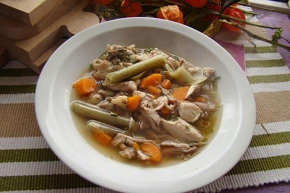Zupa drobiowo porowa z kurczakiem i warzywami