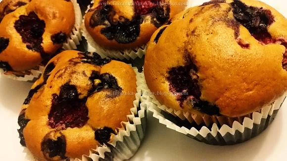 Muffinki na białkach z owocami