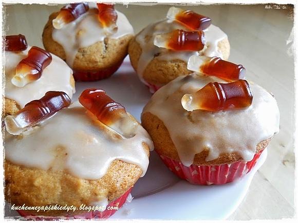 Muffinki z colą i orzechami