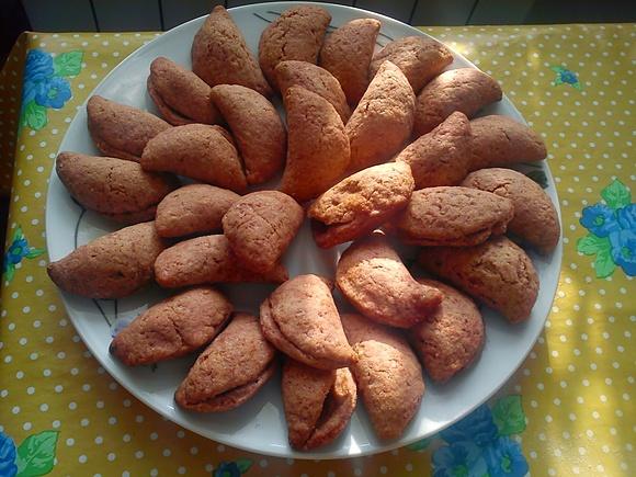 Kruche czekoladowe pierożki z marmoladą