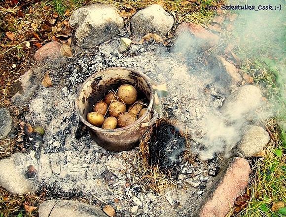 Przywitanie jesieni: ziemniaki pieczone w ognisku