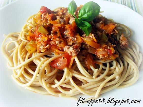 Zdrowe spaghetti ze świeżych pomidorów