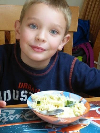Makaron z cukinią i szynką - szybkie danie dla dzieci