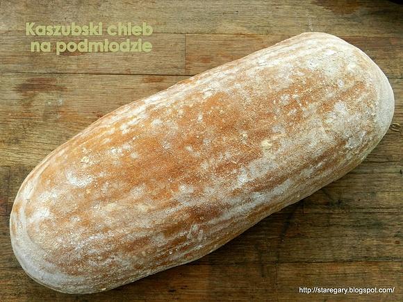 Kaszubski chleb na podmłodzie z październikowej piekarni