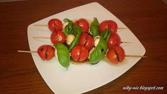 Sałatka caprese dla zakochanych