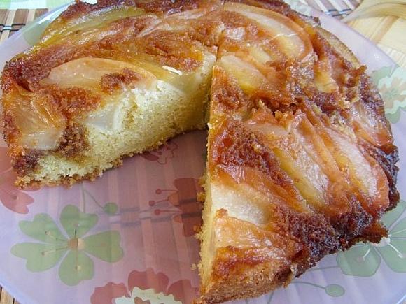 Ciasto odwracane z gruszkami i karmelem