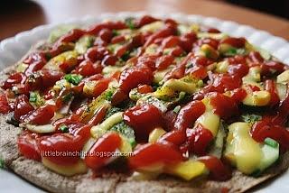 Ekspresowa pizza z patelni na otrębowym cieście