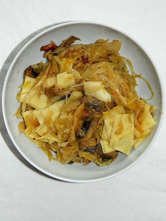 Słodko-kwaśne łazanki z pieczarkami