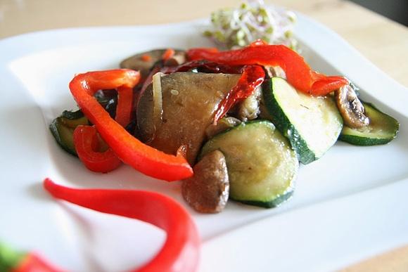 Aromatyczne smażone warzywa