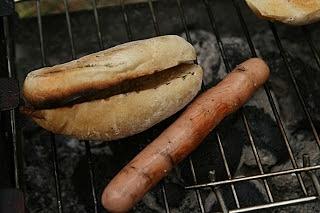 Hot dogi z grilla
