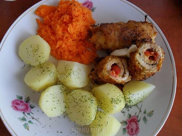 Roladki schabowe z pomidorkami i mozzarellą