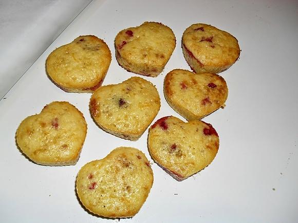 Muffinki z truskawkami i pomarańczą