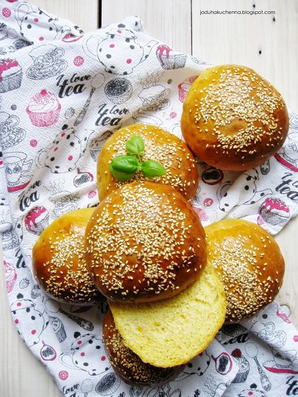 Dyniowe bułki hamburgerowe
