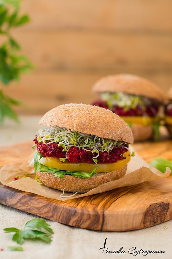 Burgery z buraków i kaszy jaglanej