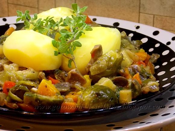 Gulasz z drobiowych żołądków i serc