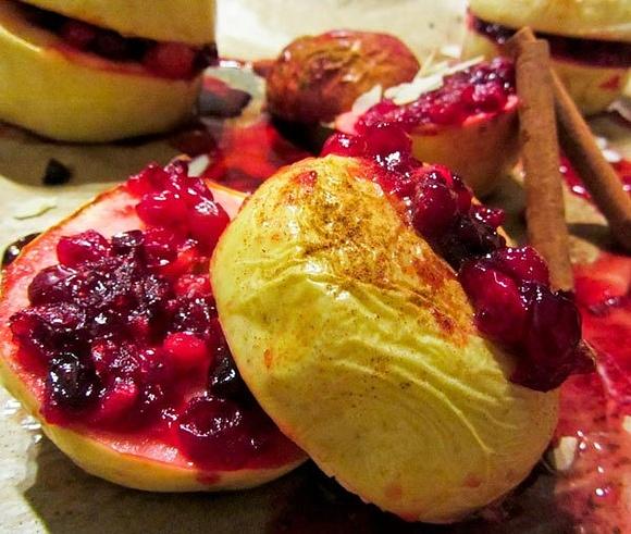 Pieczone jabłka z żurawiną