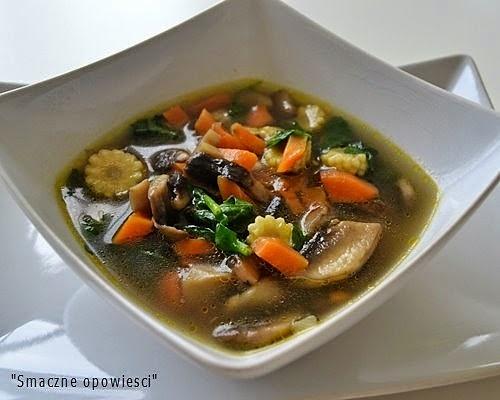 Ostro - kwaśna zupa warzywna tom yum pak