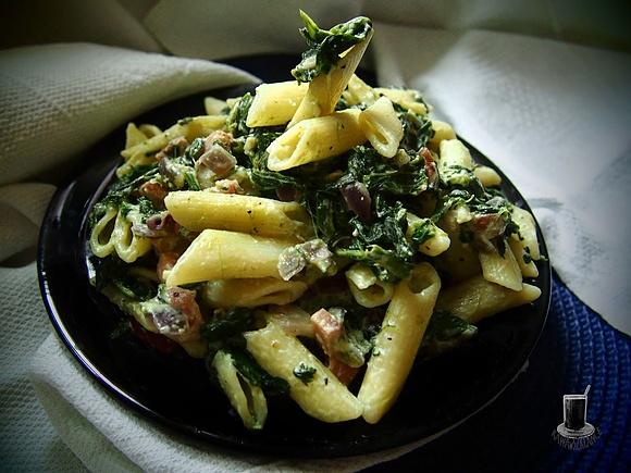 Makaron penne ze szpinakiem i kremowym serkiem