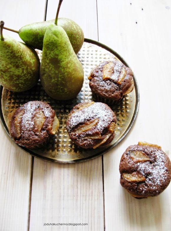 Muffiny czekoladowe z gruszką