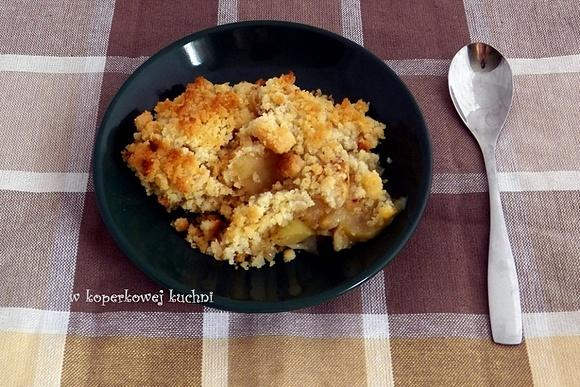 Migdałowe crumble z bananami dla gości