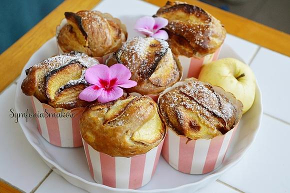 Pieczone muffiny z jabłkami antonówki, cynamonem, imbirem i wanilią