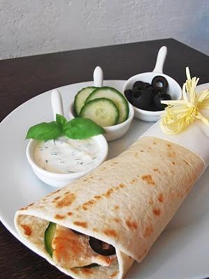 Domowy McWrap Śródziemnomorski z kurczakiem grillowanym