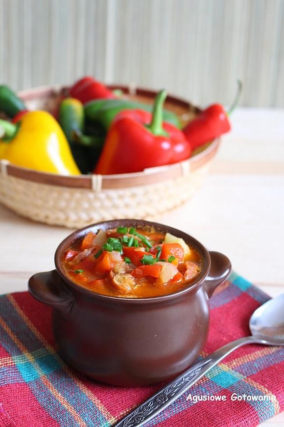 Zupa z papryką i chorizo