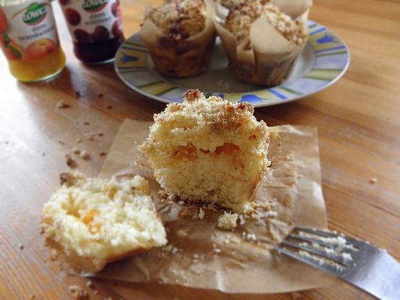 Muffiny z dżemem i owsianą posypką
